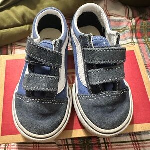 Vans Old Skool V toddler Kids Navy and White Velcro Sneakers